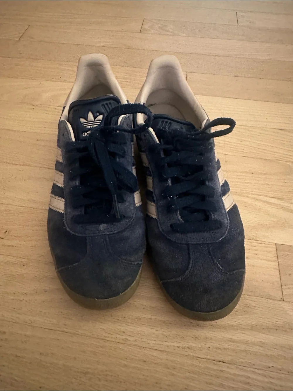 adidas Navy Suede Sneakers with pink Stripes. Male shoe size 7. Fits a women 8.5